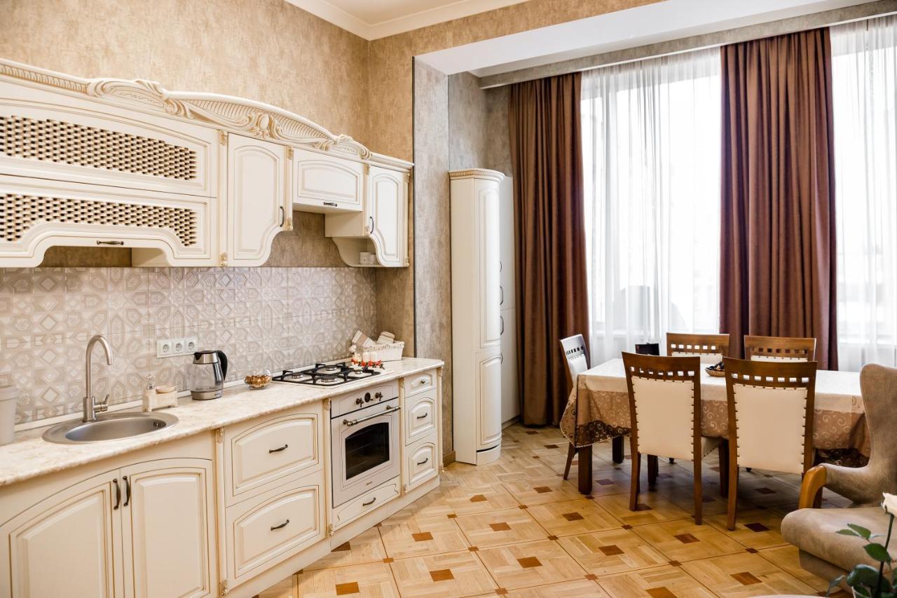 Dat Exx Apartments On Marjanishvili Tbilisi Exterior photo